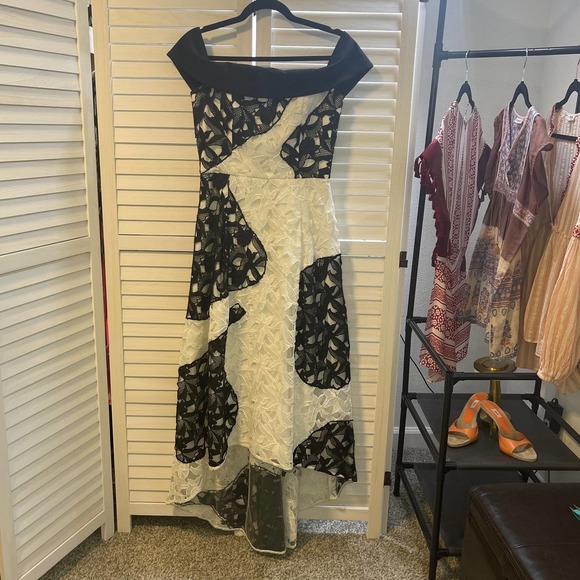 Sachin & Babi RTW Spring 2016 Javonne Lace High Low Gown size 6 black/white - Picture 3 of 9